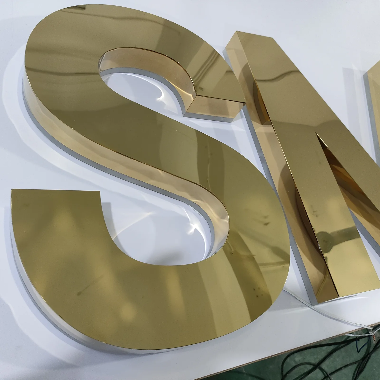 Mirror gold 304 stainless steel letter detail for DA Smart Home