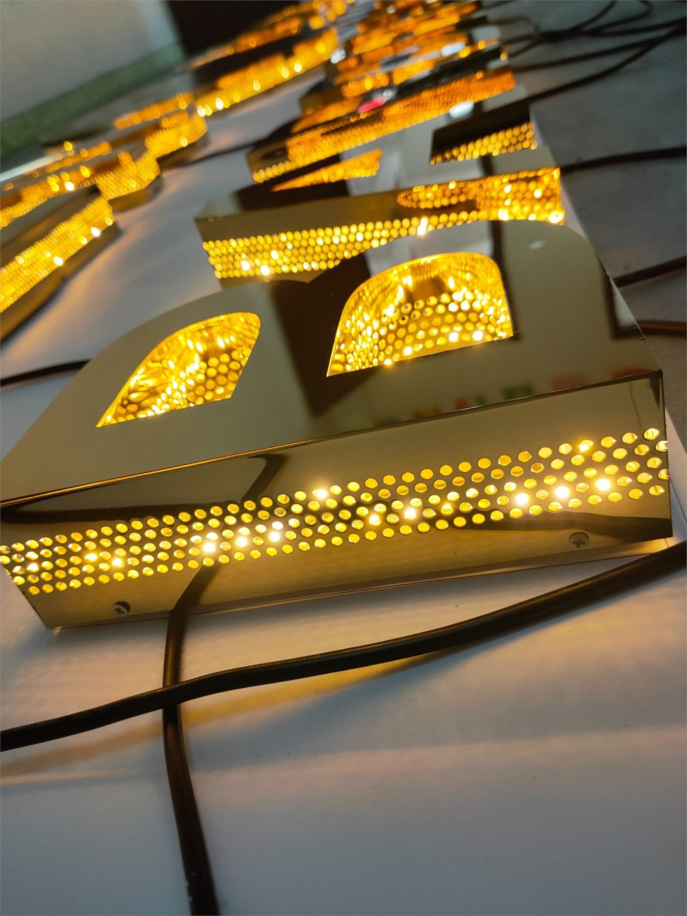 custom acrylic signs and letters